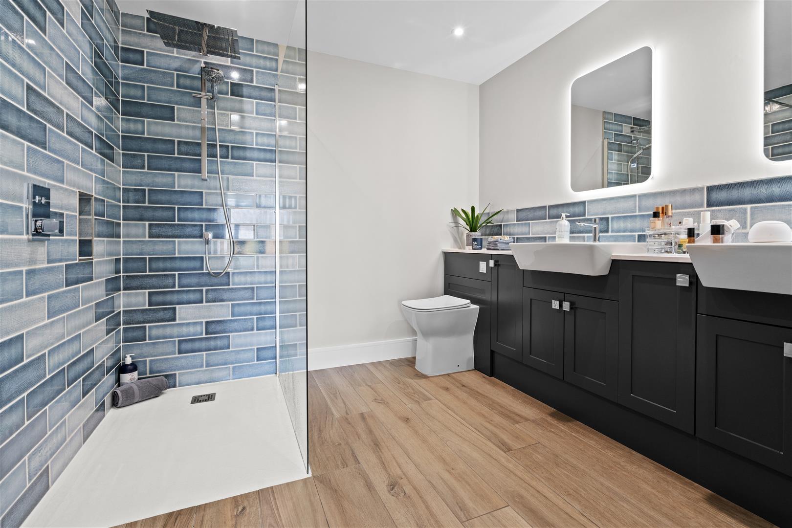 Master En-Suite